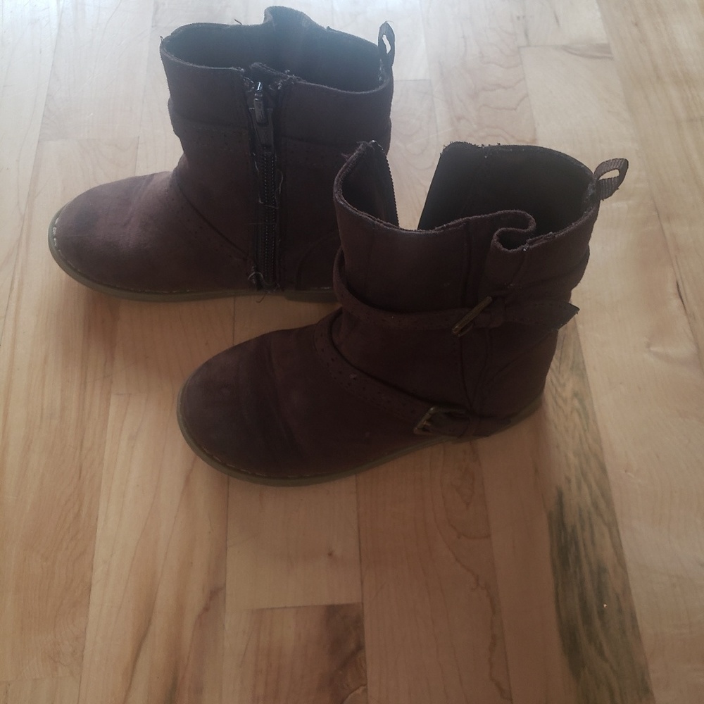 Girls boots